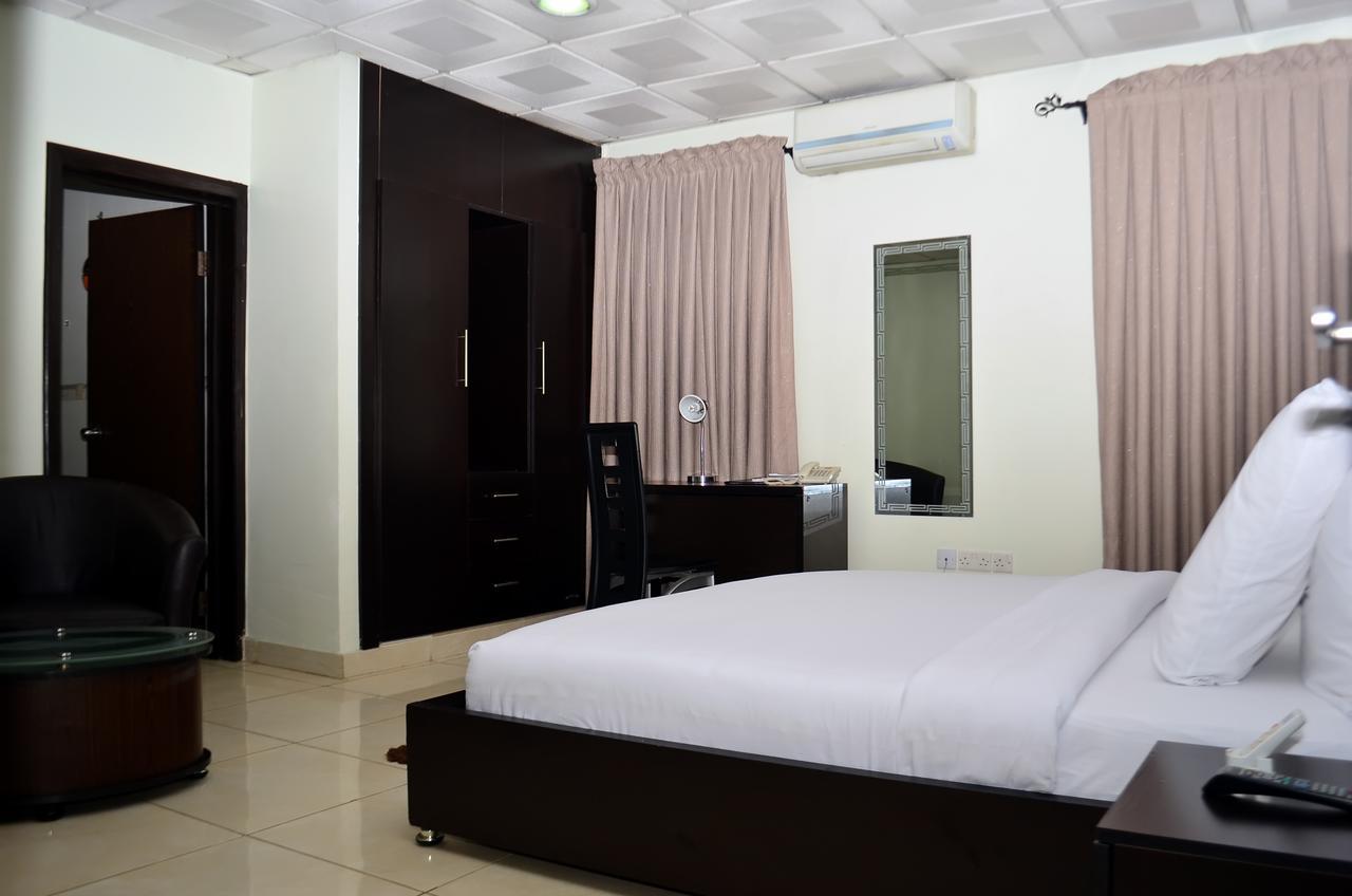 De Rigg Place - Alaka Estate, Surulere لاغوس المظهر الخارجي الصورة