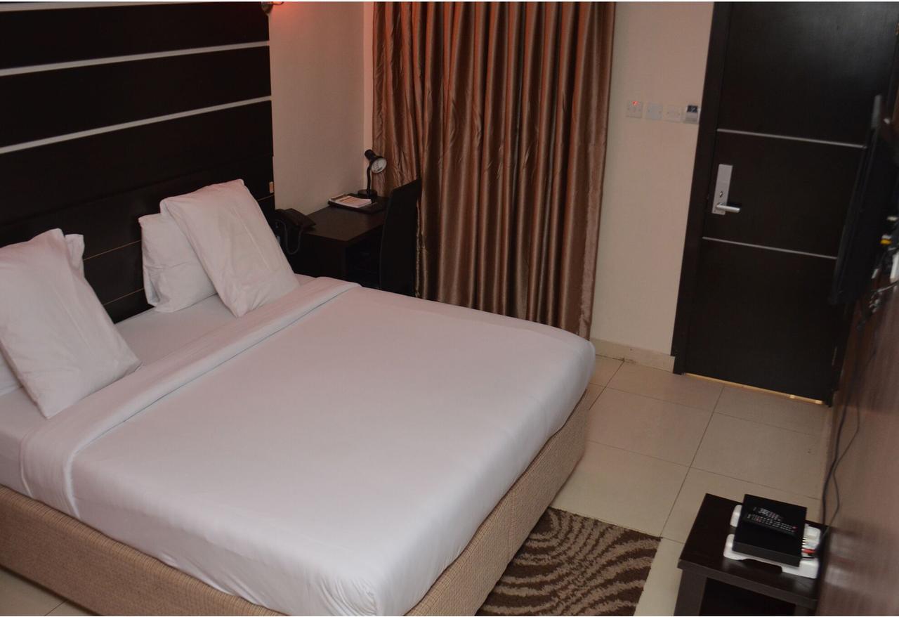 De Rigg Place - Alaka Estate, Surulere لاغوس المظهر الخارجي الصورة