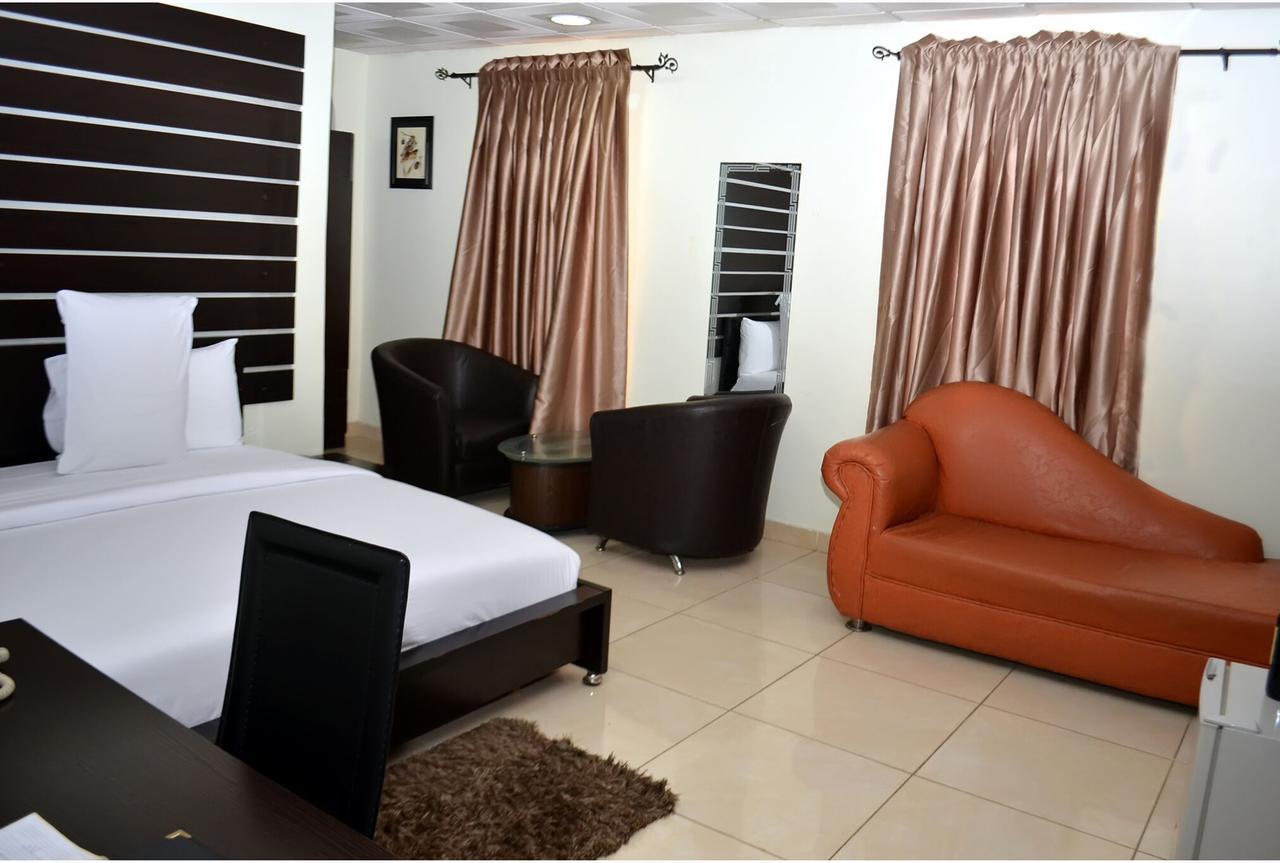 De Rigg Place - Alaka Estate, Surulere لاغوس المظهر الخارجي الصورة